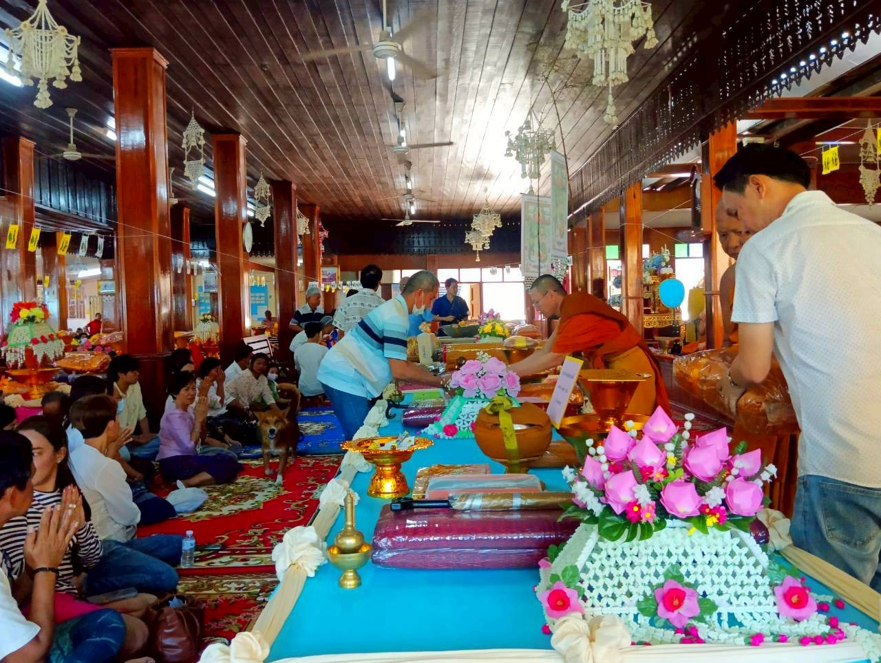 ภาพร่วมพิธีกรรมวัดเกาะโตนด