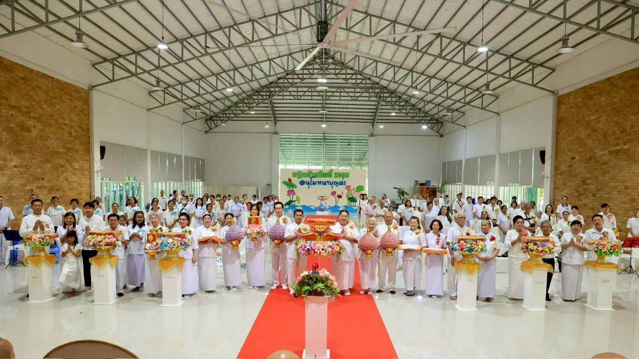 ภาพร่วมพิธีกรรมศูนย์ปฏิบัติธรรมบ้านโพธิ์