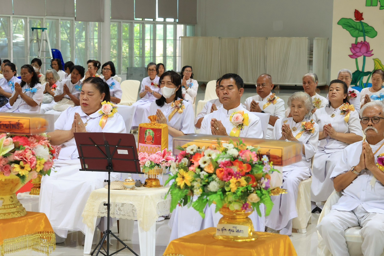 ภาพร่วมพิธีกรรมศูนย์ปฏิบัติธรรมบ้านโพธิ์
