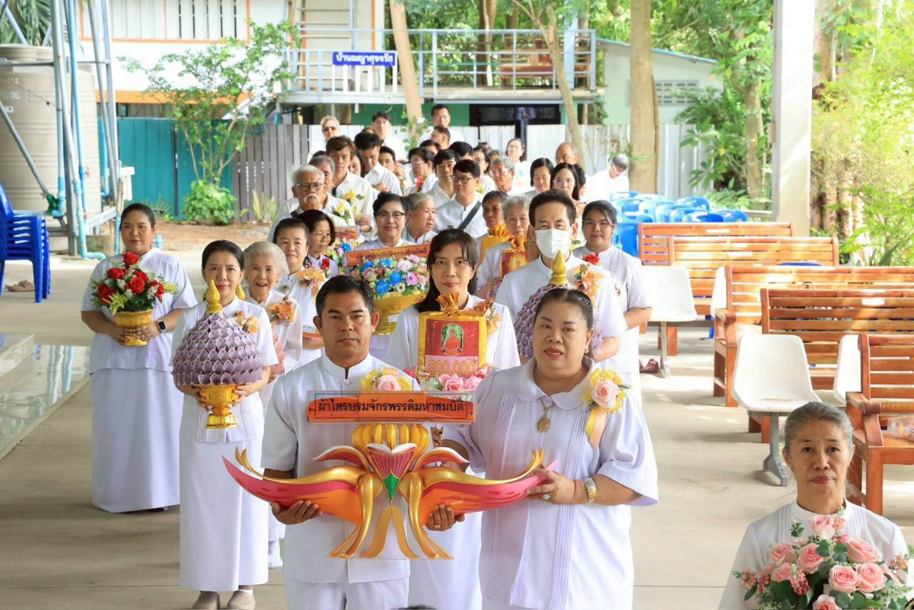 ภาพร่วมพิธีกรรมศูนย์ปฏิบัติธรรมบ้านโพธิ์