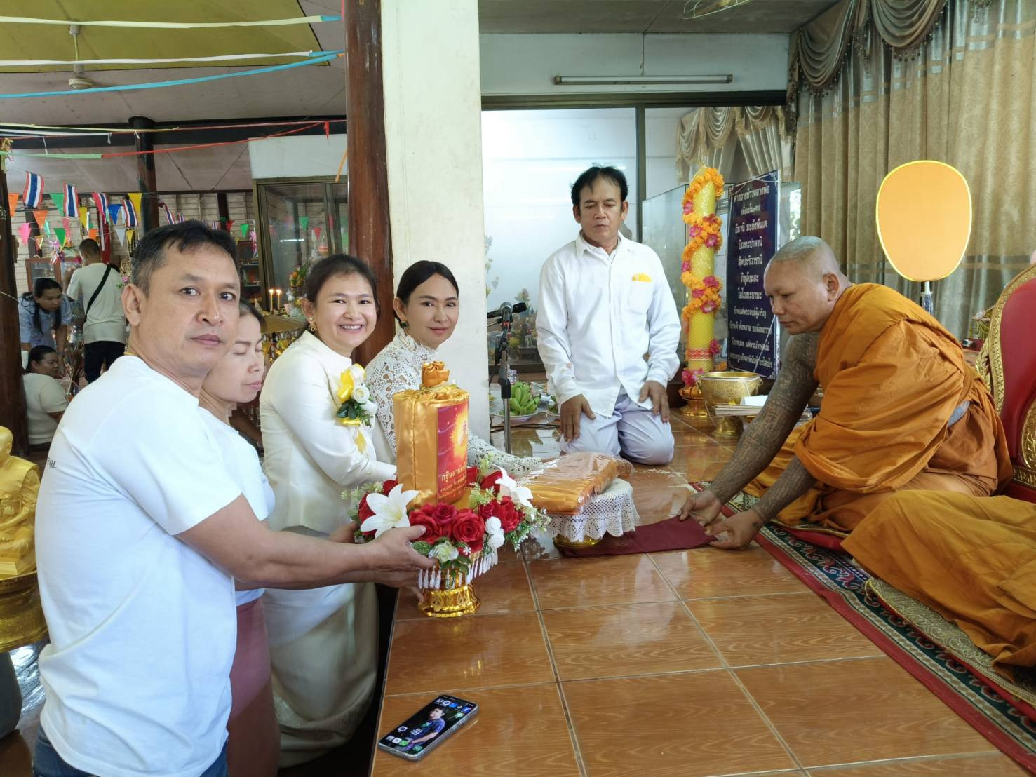 ภาพการถวายปัจจัยวัดทุ่งสะเดา