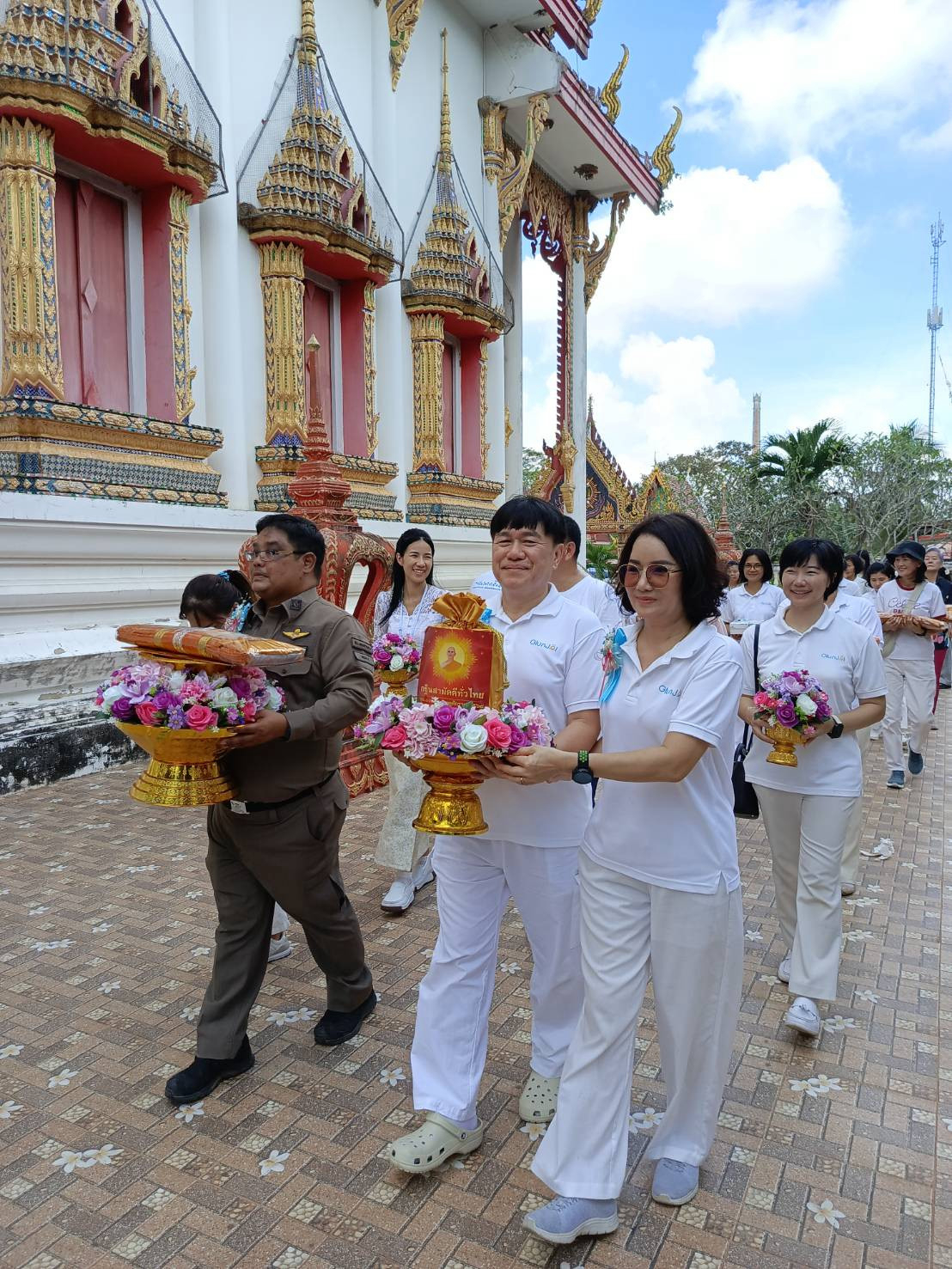 ภาพร่วมพิธีกรรมวัดหนองไม้แก่น