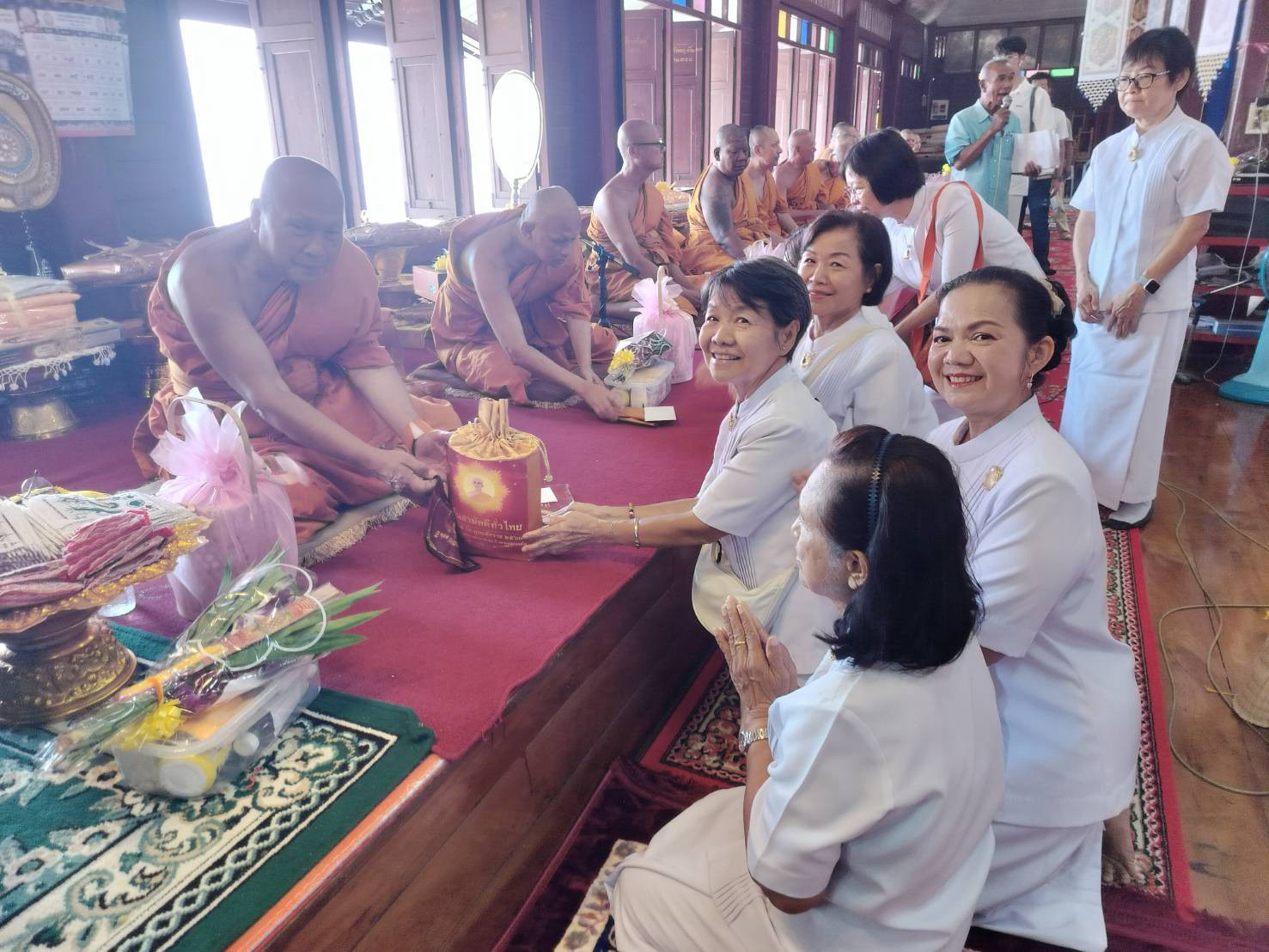 ภาพการถวายปัจจัยวัดนาคูโมทนามัยปุญญาราม