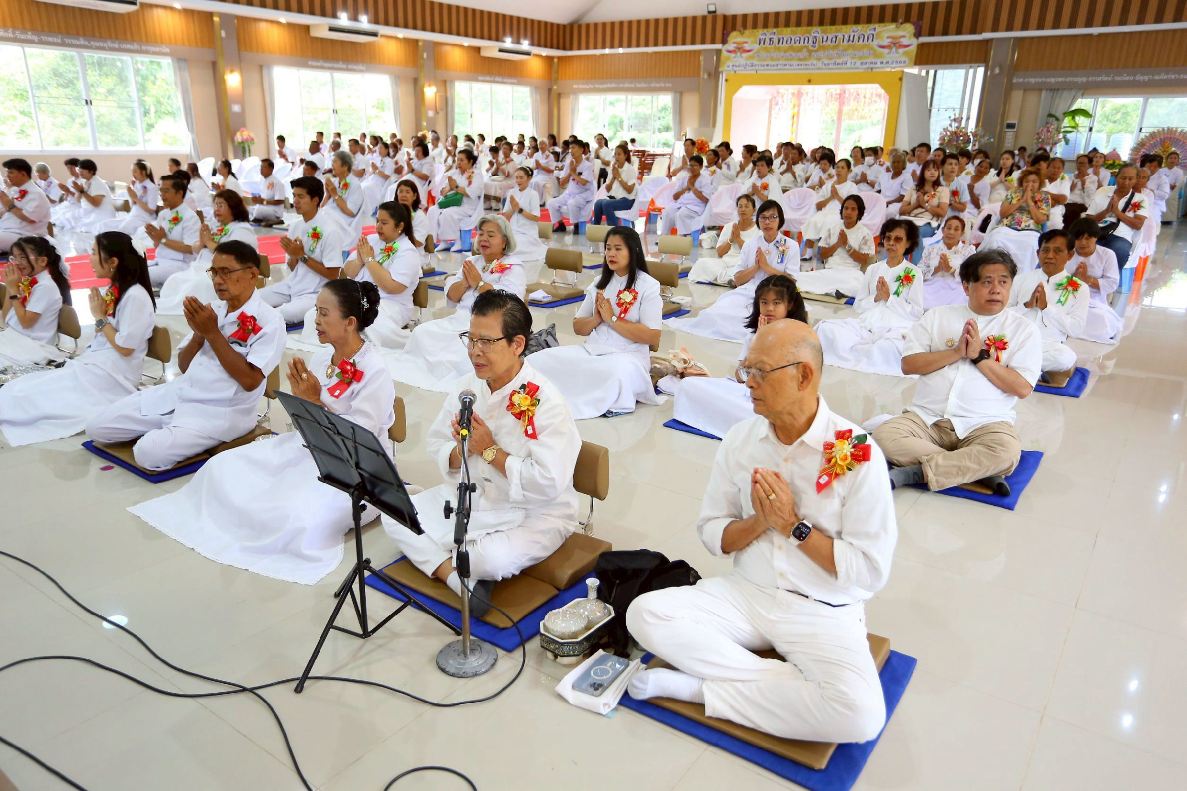 ภาพร่วมพิธีกรรมศูนย์ปฏิบัติธรรมพนมสารคาม