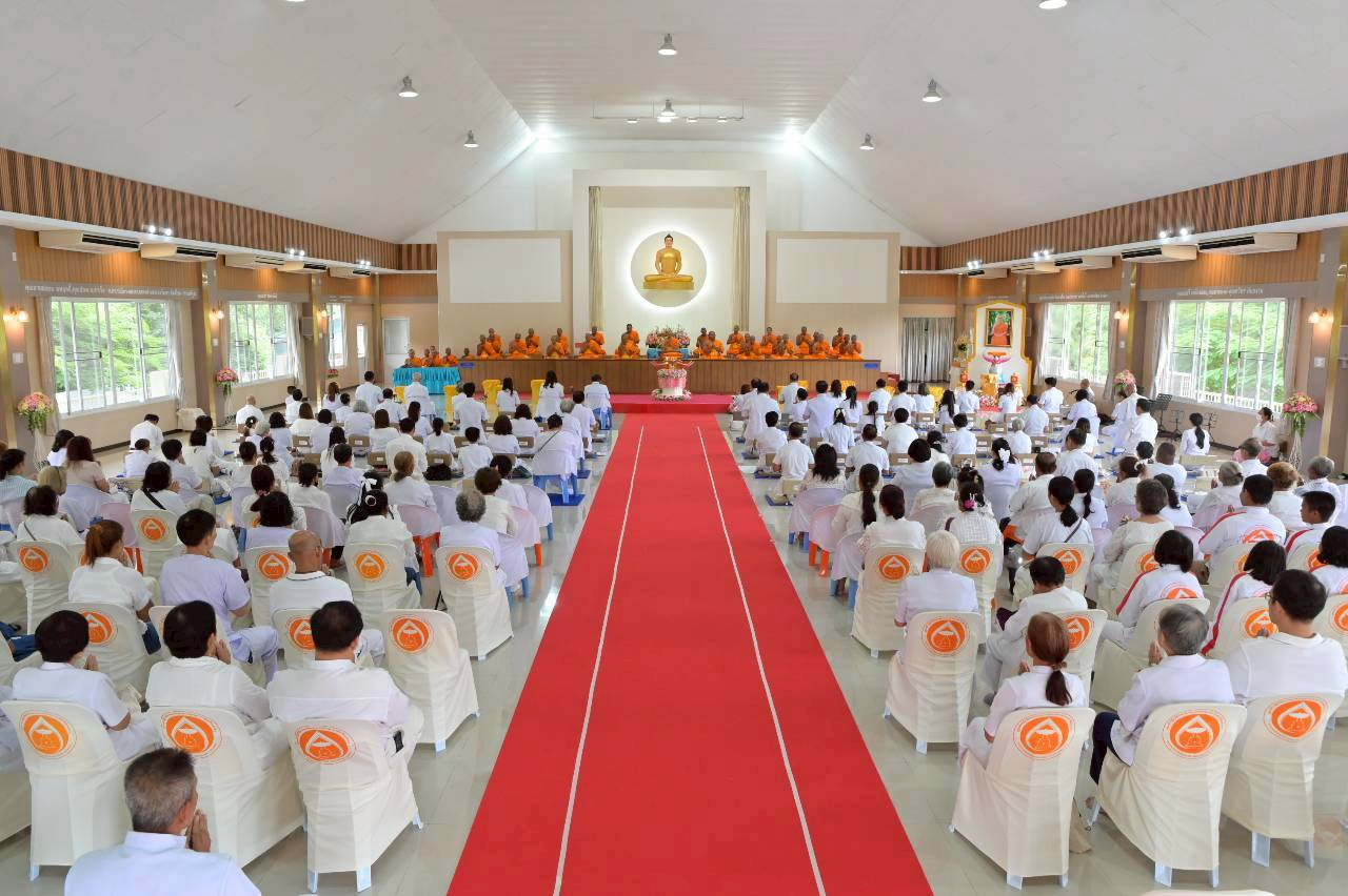 ภาพร่วมพิธีกรรมศูนย์ปฏิบัติธรรมพนมสารคาม