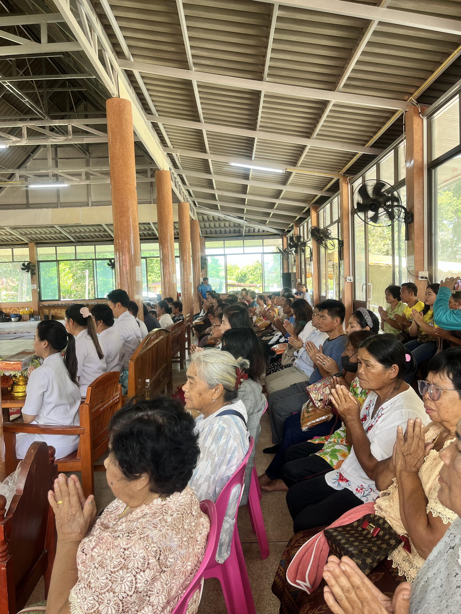 ภาพร่วมพิธีกรรมวัดคลองหนึ่ง