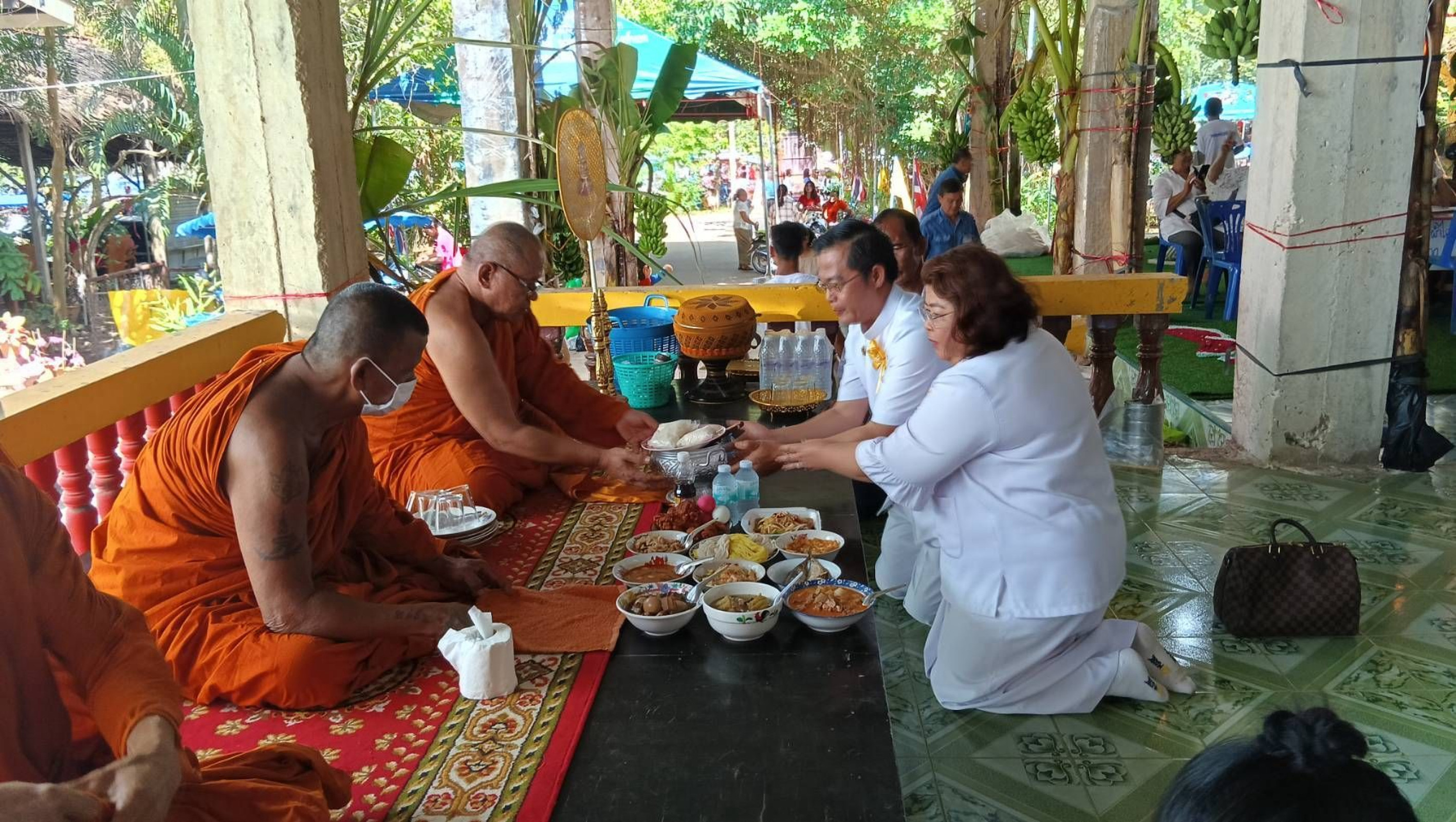 ภาพร่วมพิธีกรรมวัดหนองยางโพธาราม