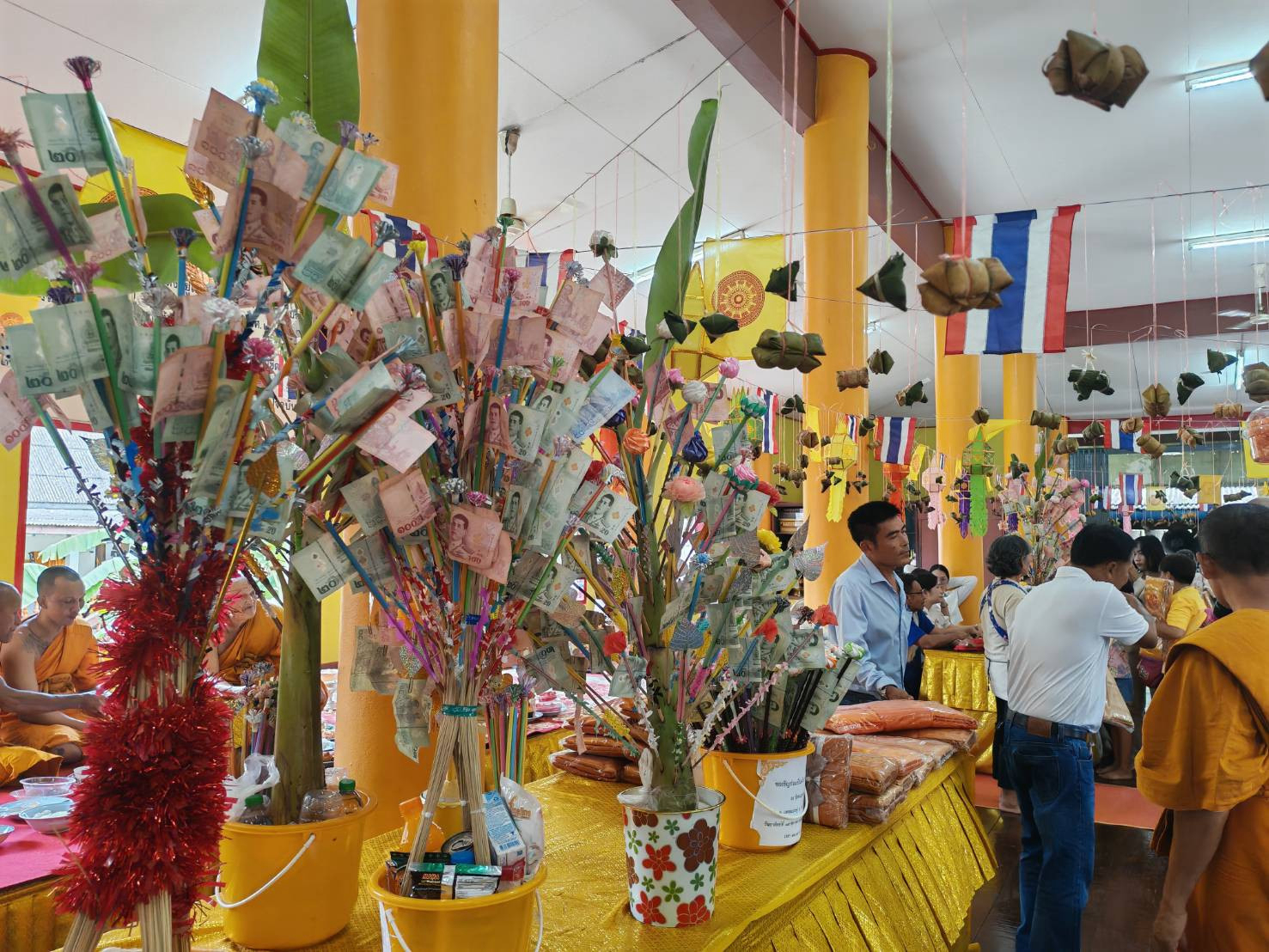 ภาพร่วมพิธีกรรมวัดหนองกระสังข์สามัคคี