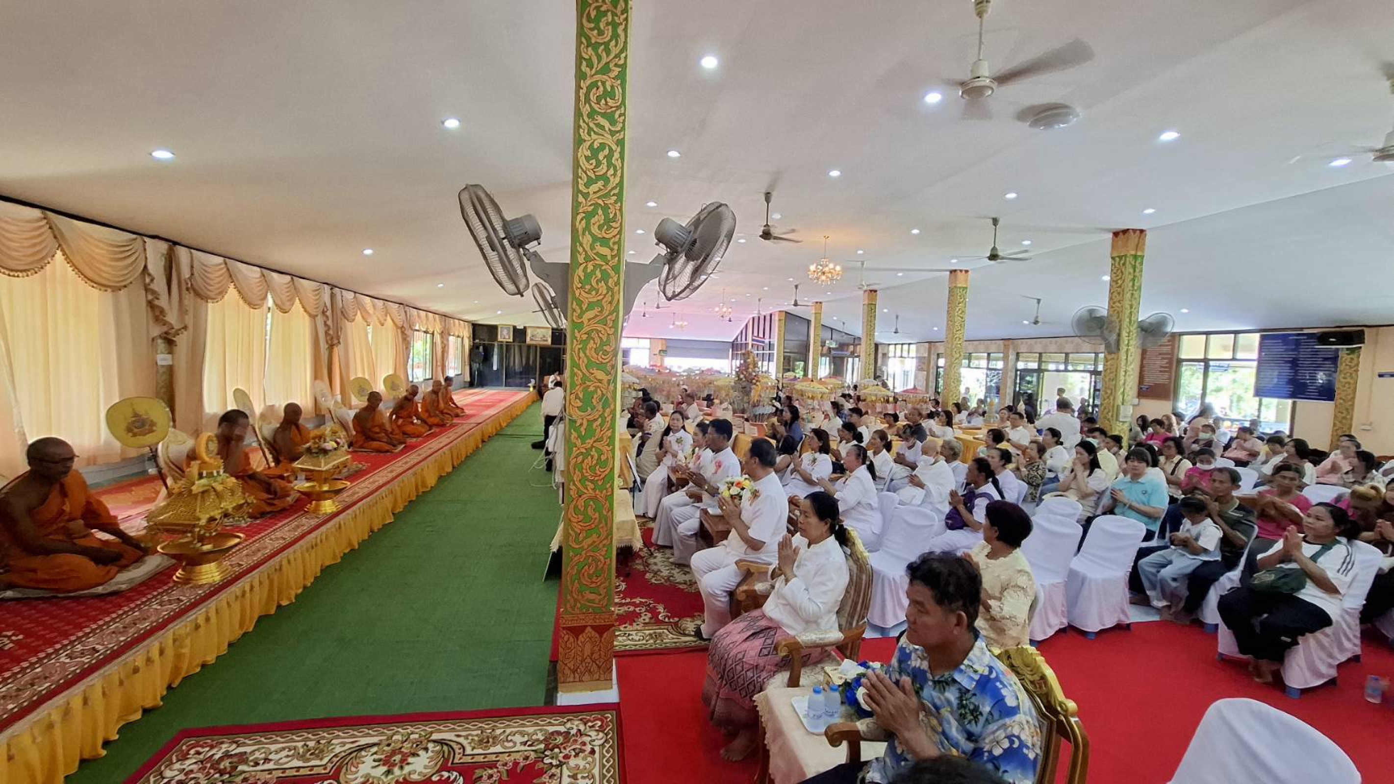 ภาพร่วมพิธีกรรมวัดสุ่งเจริญ