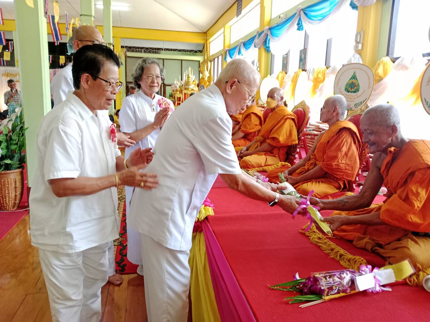 ภาพร่วมพิธีกรรมวัดแหลมไผ่ศรี