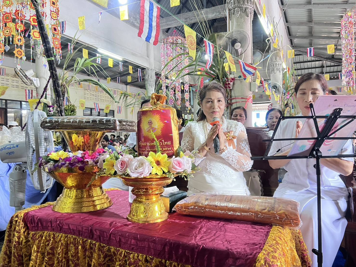 ภาพกล่าวคำถวายกฐินวัดร่มโพธิ์ทอง