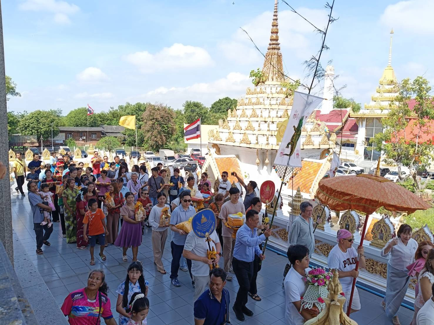 ภาพร่วมพิธีกรรมวัดอินทาราม