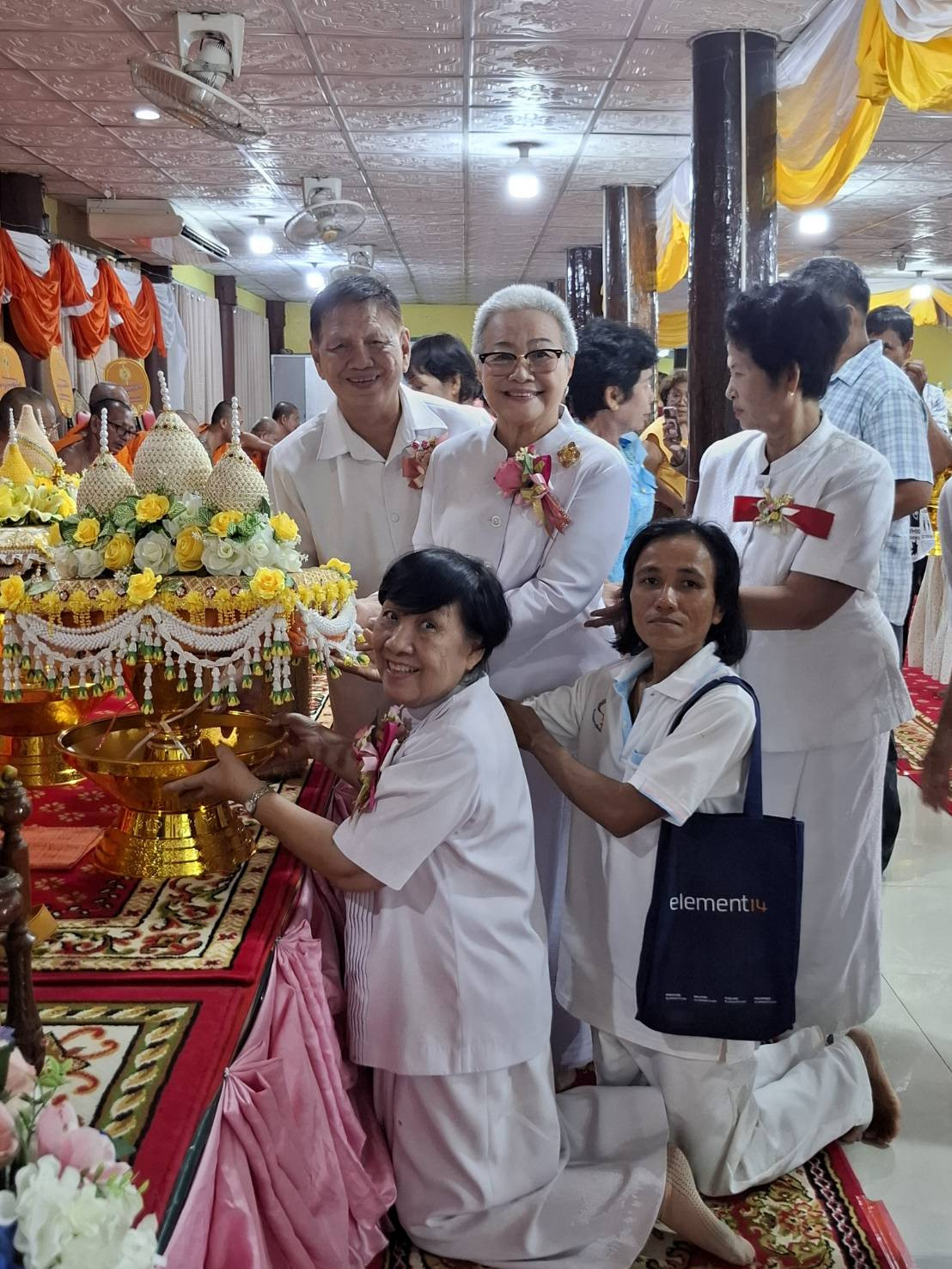 ภาพร่วมพิธีกรรมวัดลาดบัวขาว