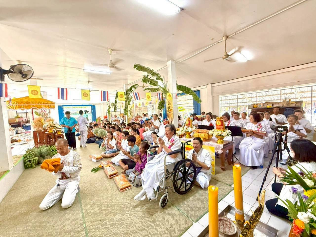 ภาพร่วมพิธีกรรมวัดเขามะกรูด