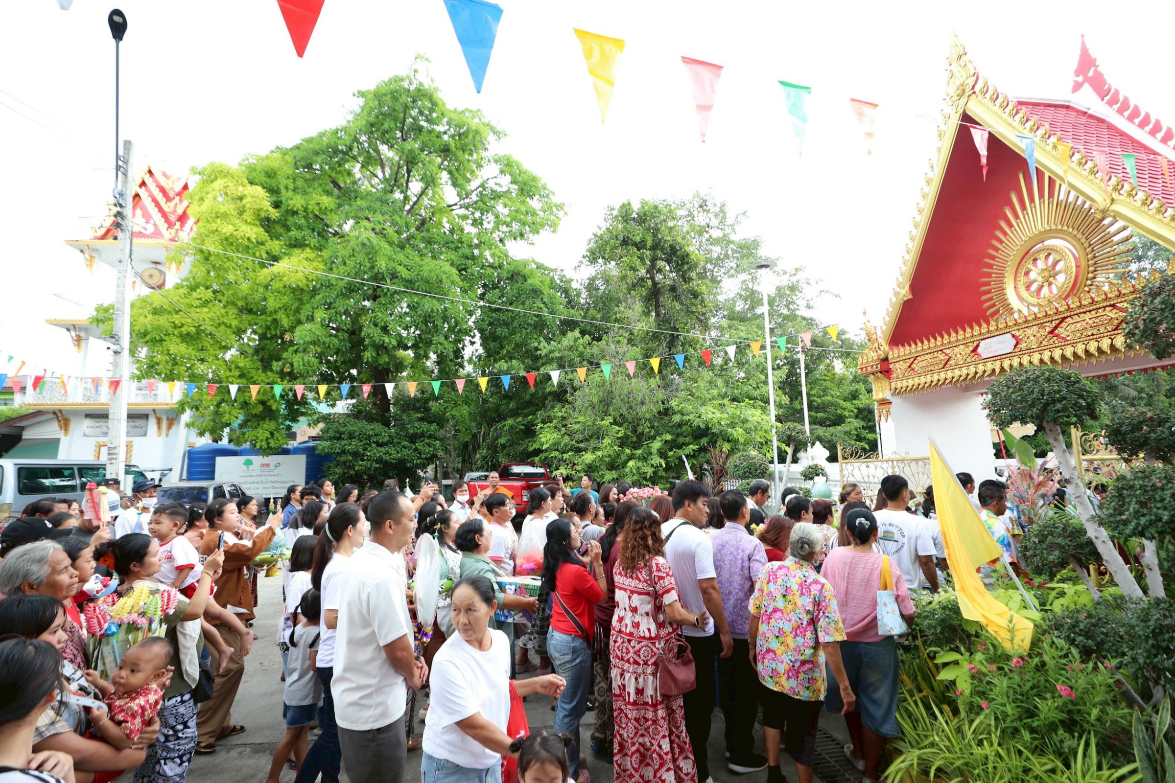 ภาพร่วมพิธีกรรมวัดเนินบุญญาราม