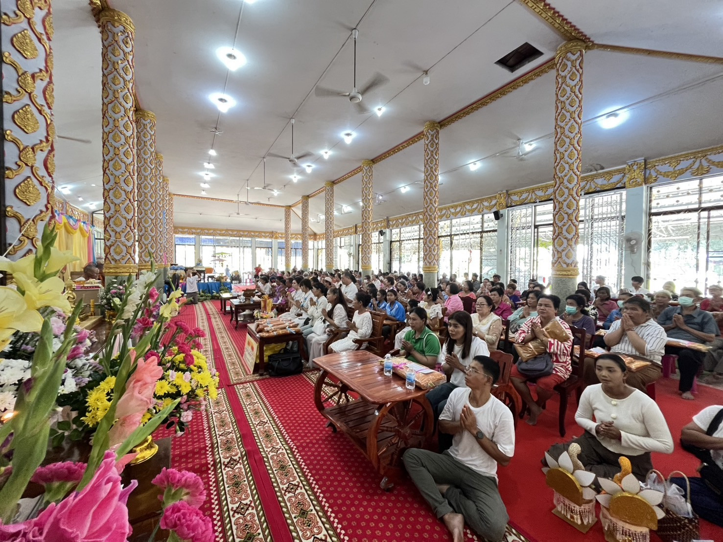 ภาพร่วมพิธีกรรมวัดสิงห์ทองพรหมาวาส