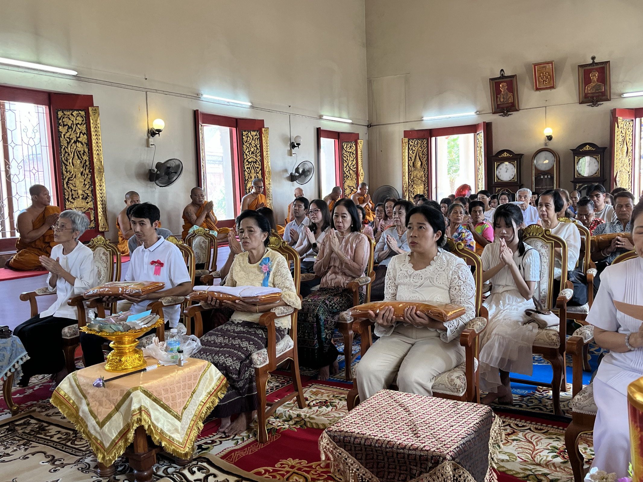 ภาพร่วมพิธีกรรมวัดโบสถ์