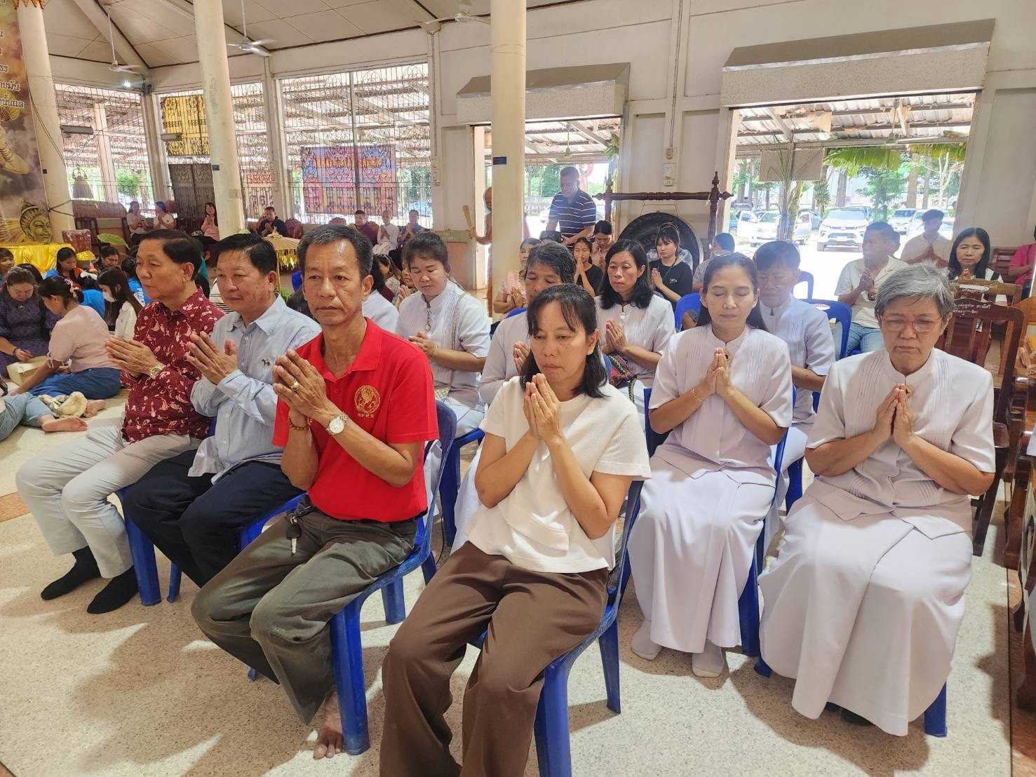 ภาพร่วมพิธีกรรมวัดปรกฟ้า