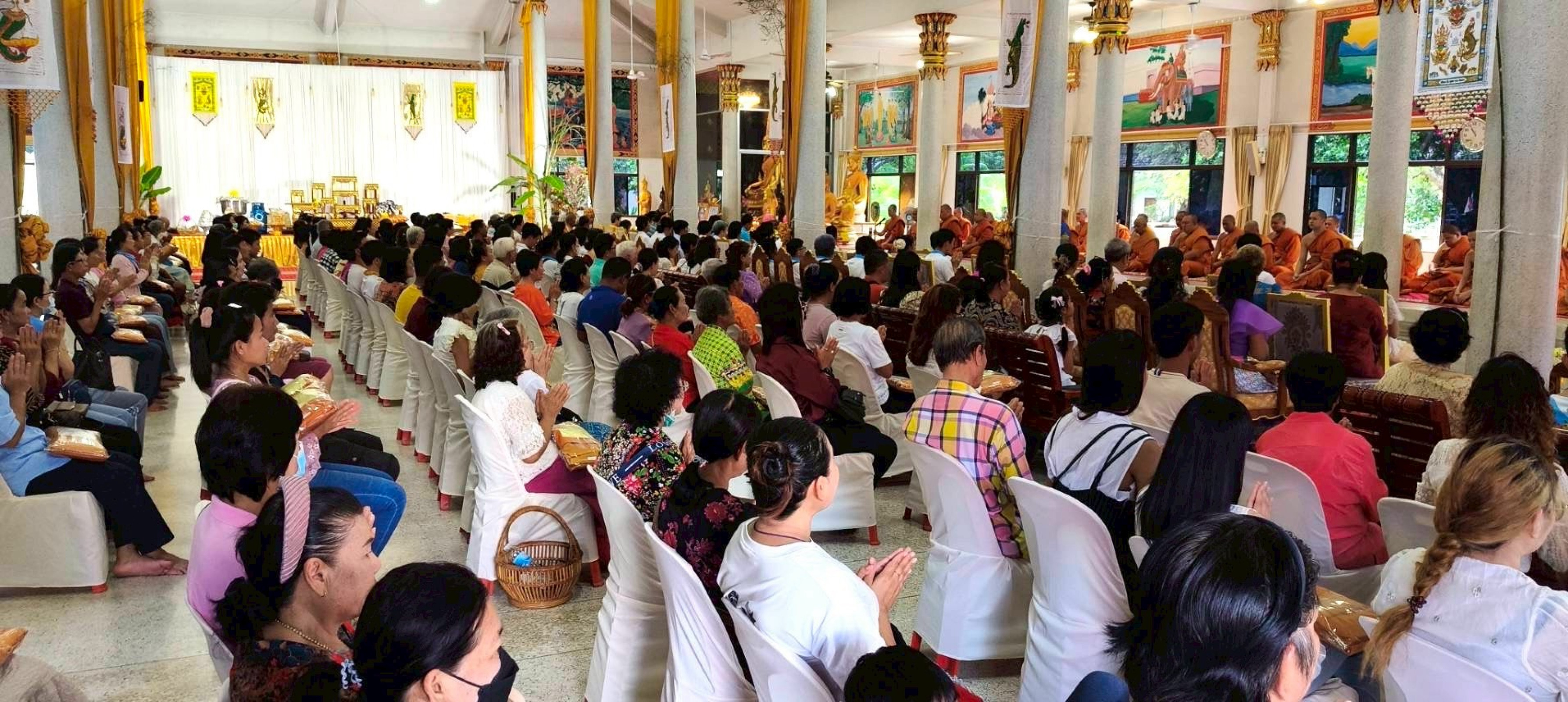 ภาพร่วมพิธีกรรมวัดเกาะโพธาวาส