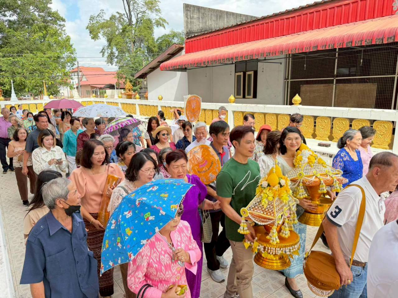 ภาพร่วมพิธีกรรมวัดกลางทุมมาวาส