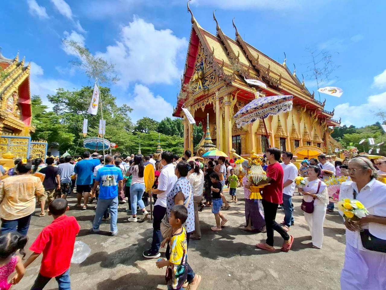 ภาพร่วมพิธีกรรมวัดหนองไผ่แก้ว