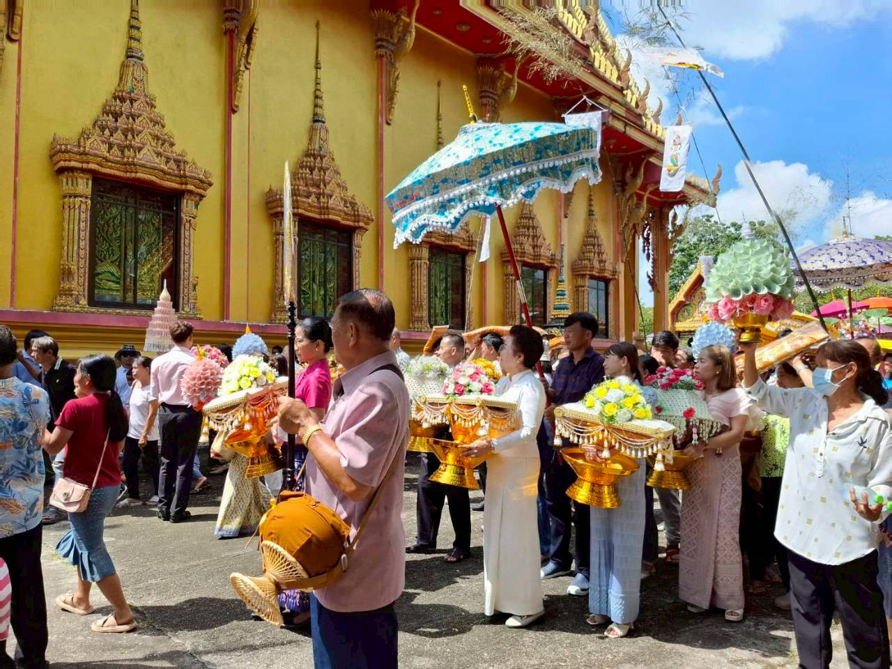 ภาพร่วมพิธีกรรมวัดหนองไผ่แก้ว