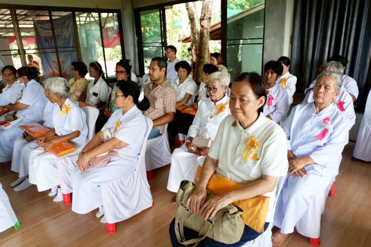 ภาพร่วมพิธีกรรมที่พักสงฆ์เขาดิน