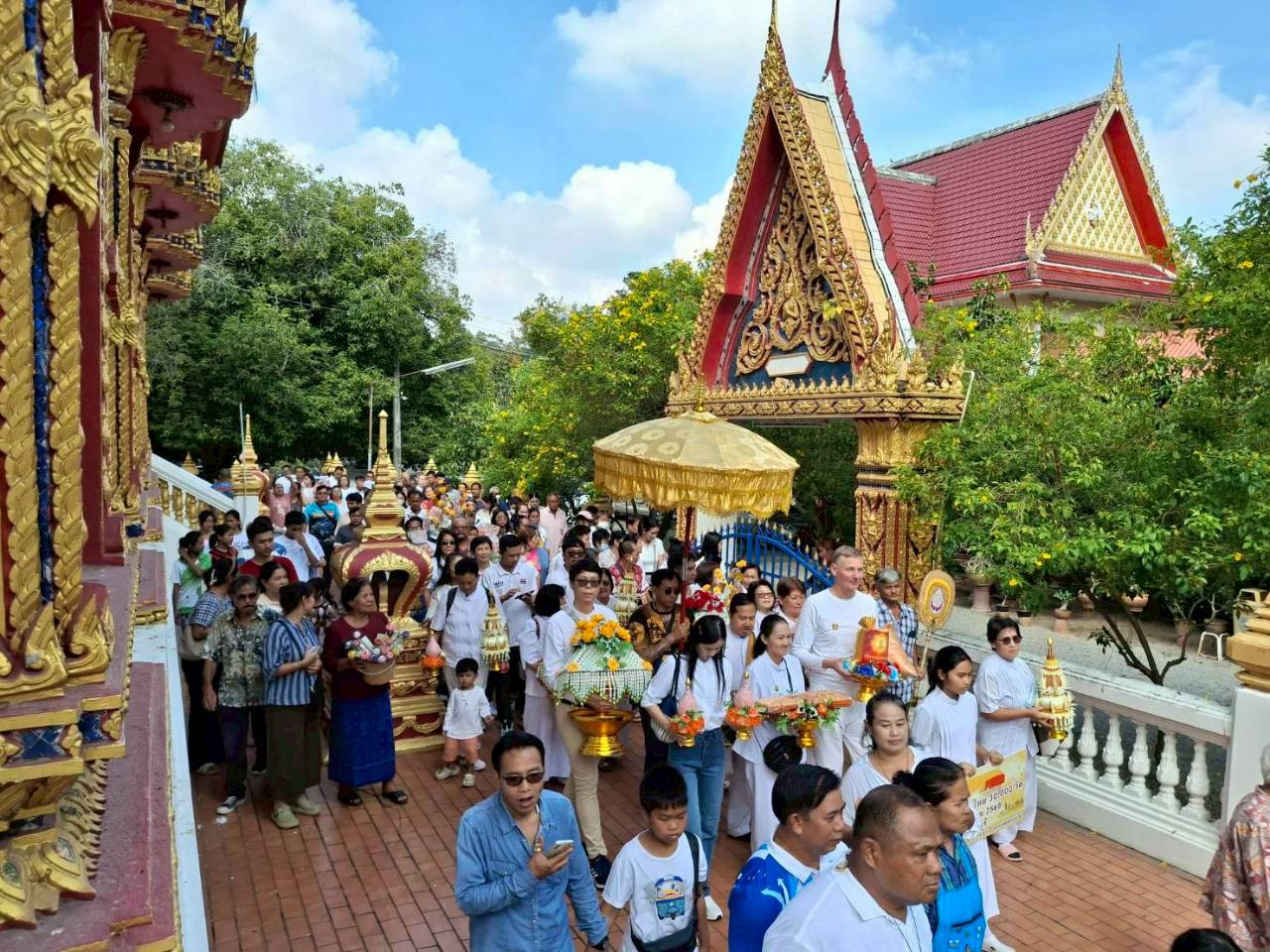 ภาพร่วมพิธีกรรมวัดวังทองเจริญธรรม
