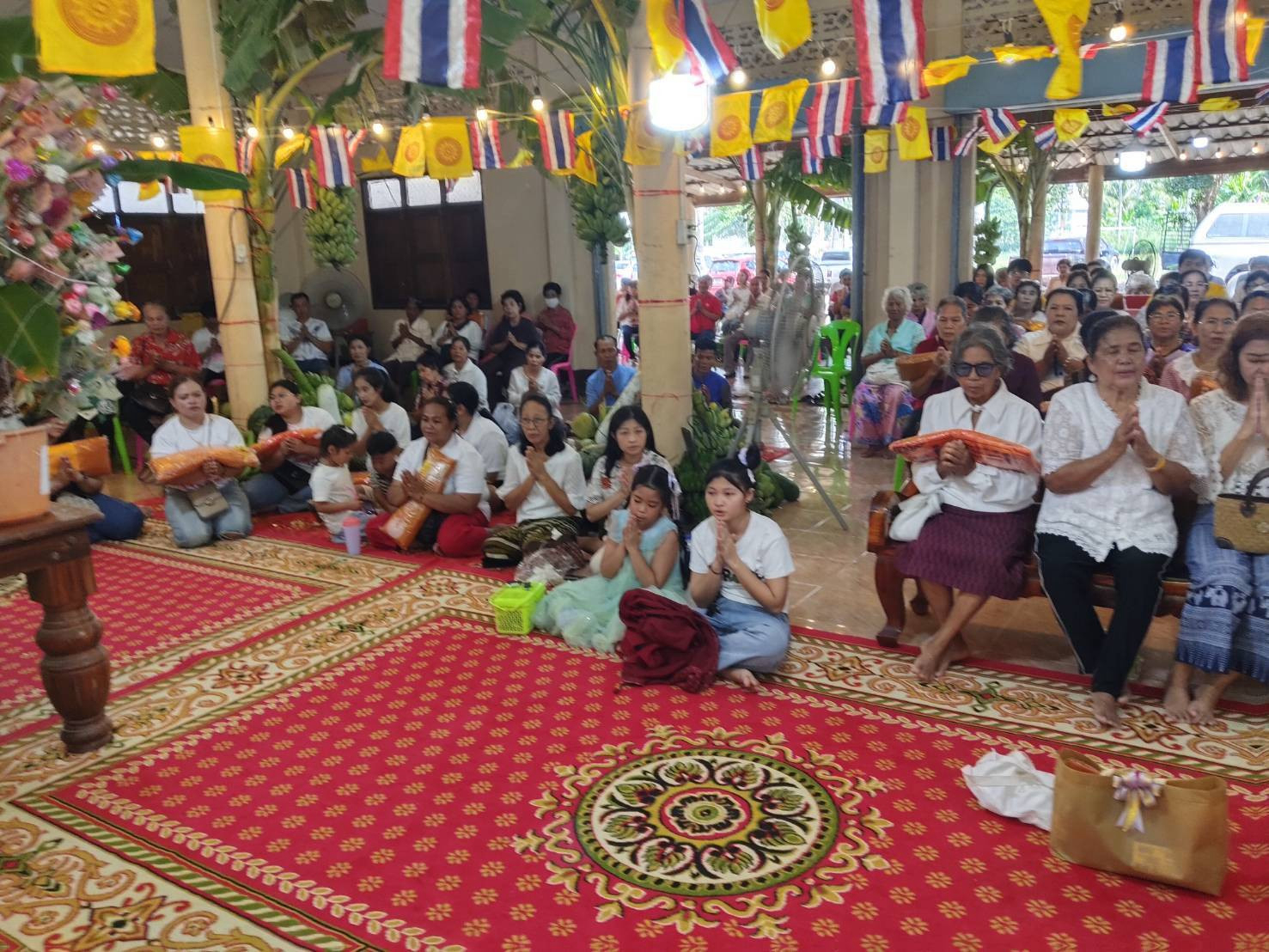 ภาพร่วมพิธีกรรมวัดนาหนอง