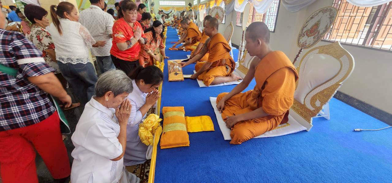 ภาพร่วมพิธีกรรมวัดตะเคียนทอง