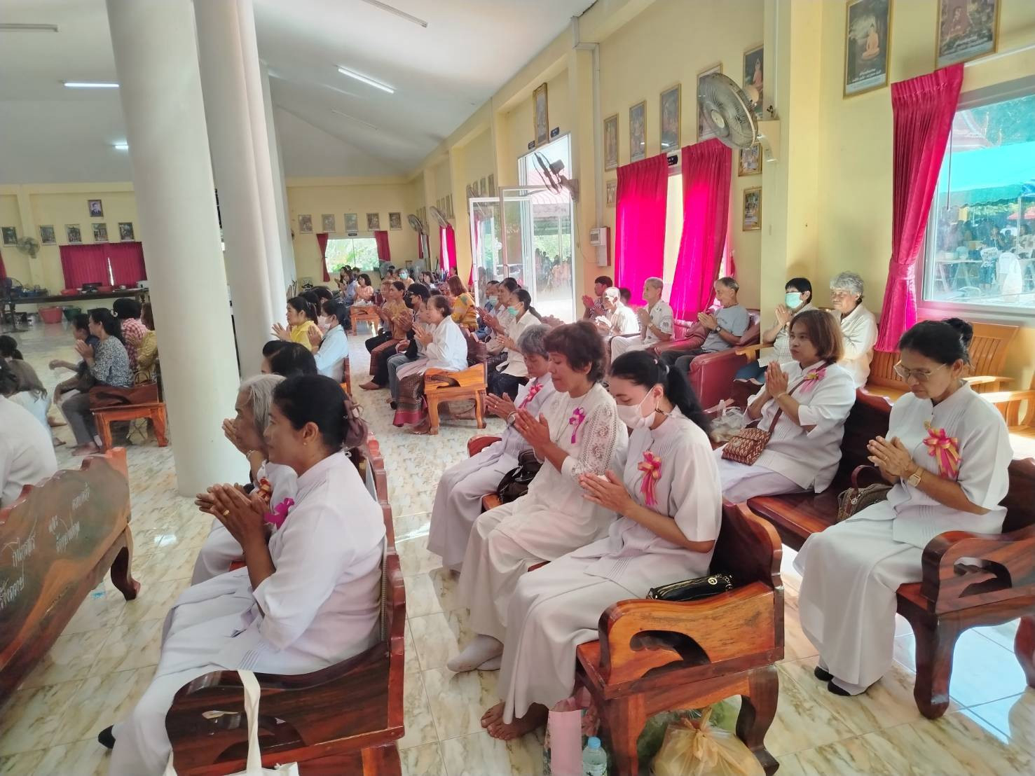 ภาพร่วมพิธีกรรมวัดทองมงคล