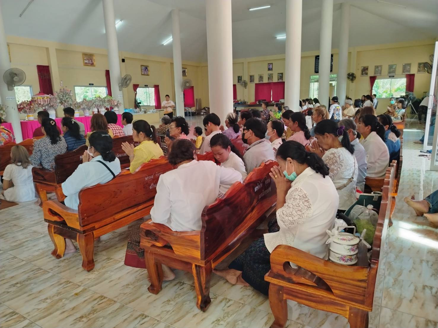 ภาพร่วมพิธีกรรมวัดทองมงคล