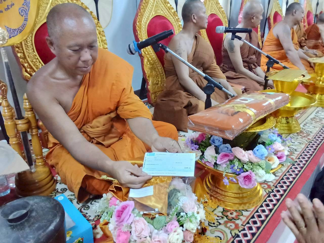 ภาพร่วมพิธีกรรมวัดสันติคีรีเขต