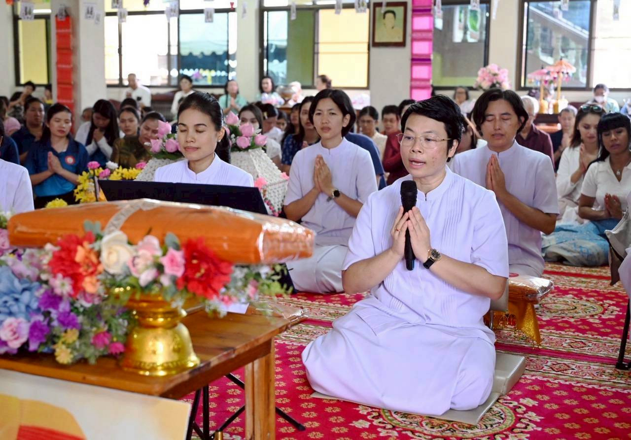 ภาพกล่าวคำถวายกฐินวัดสุรศักดิ์