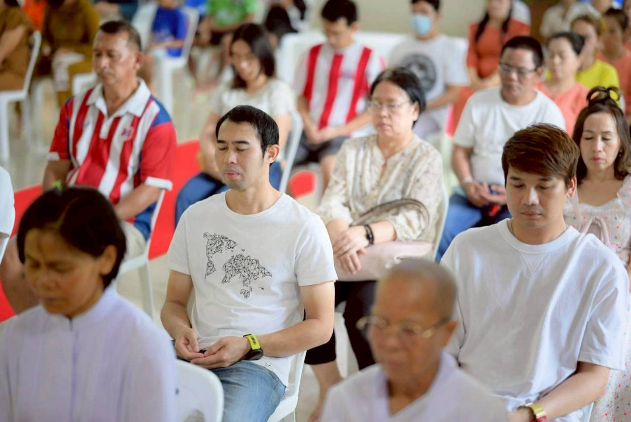 ภาพร่วมพิธีกรรมสวนธรรมนรารัตน์วันชัย ขันติภาวนาบารมี