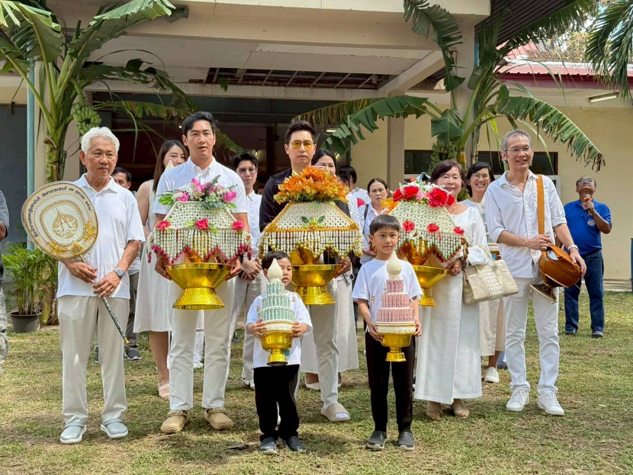 ภาพร่วมพิธีกรรมวัดอ่างกระพงศ์