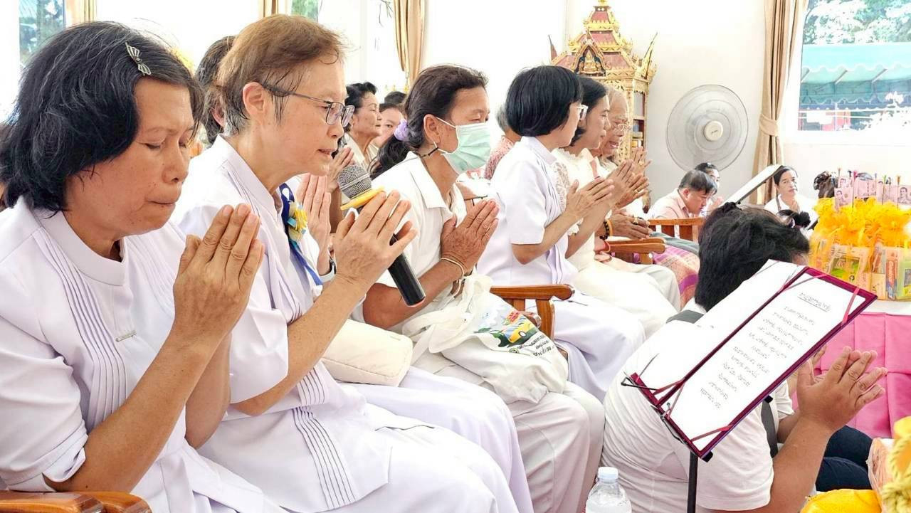 ภาพกล่าวคำถวายกฐินวัดเขาดินร่มโพธิ์ทอง