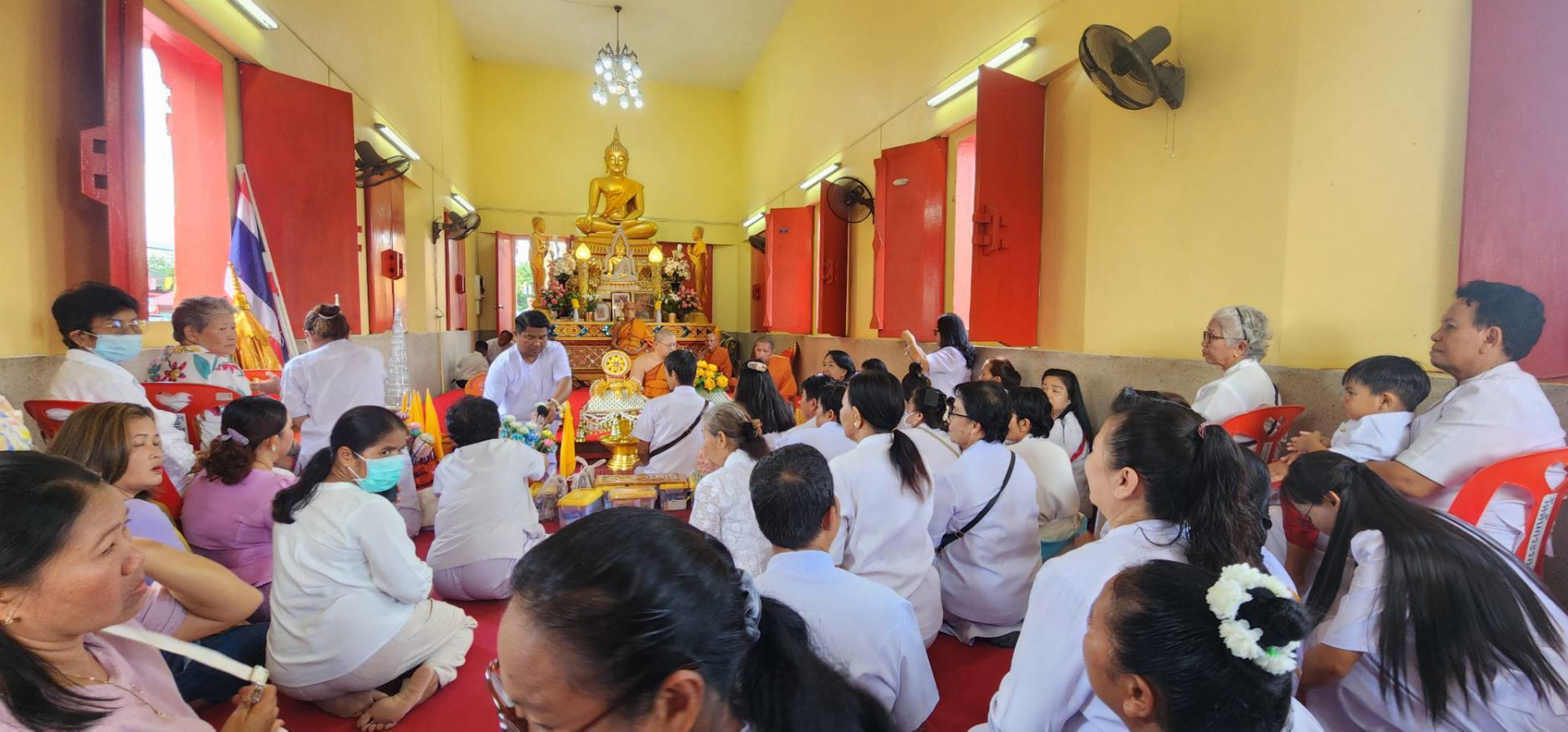 ภาพร่วมพิธีกรรมวัดต้นกระรอก