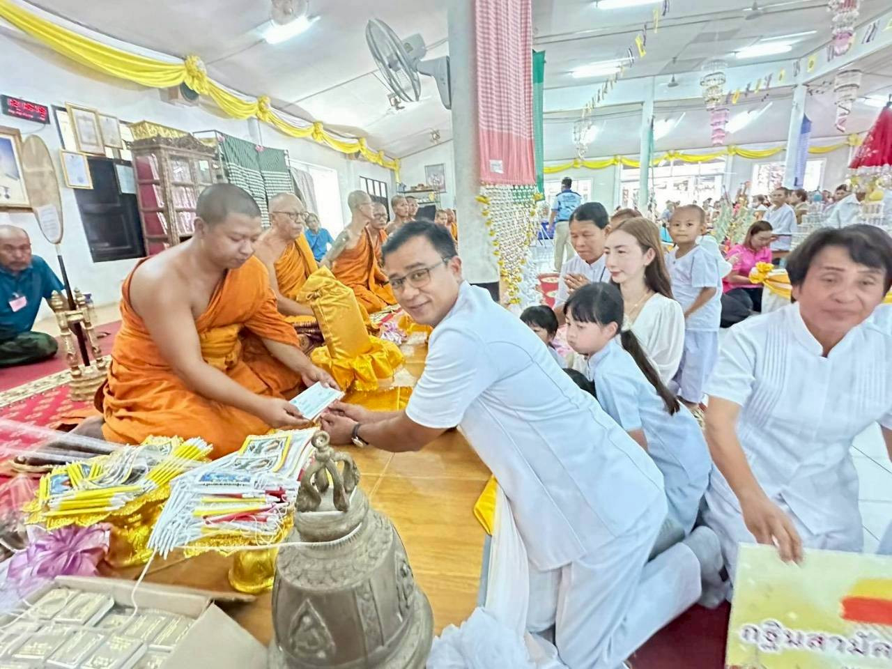 ภาพร่วมพิธีกรรมวัดเขาชะอาง