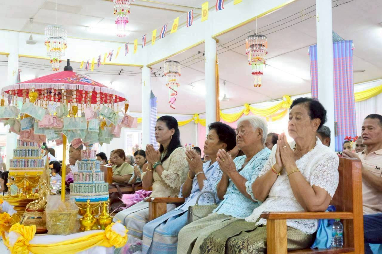 ภาพร่วมพิธีกรรมวัดเขาชะอาง