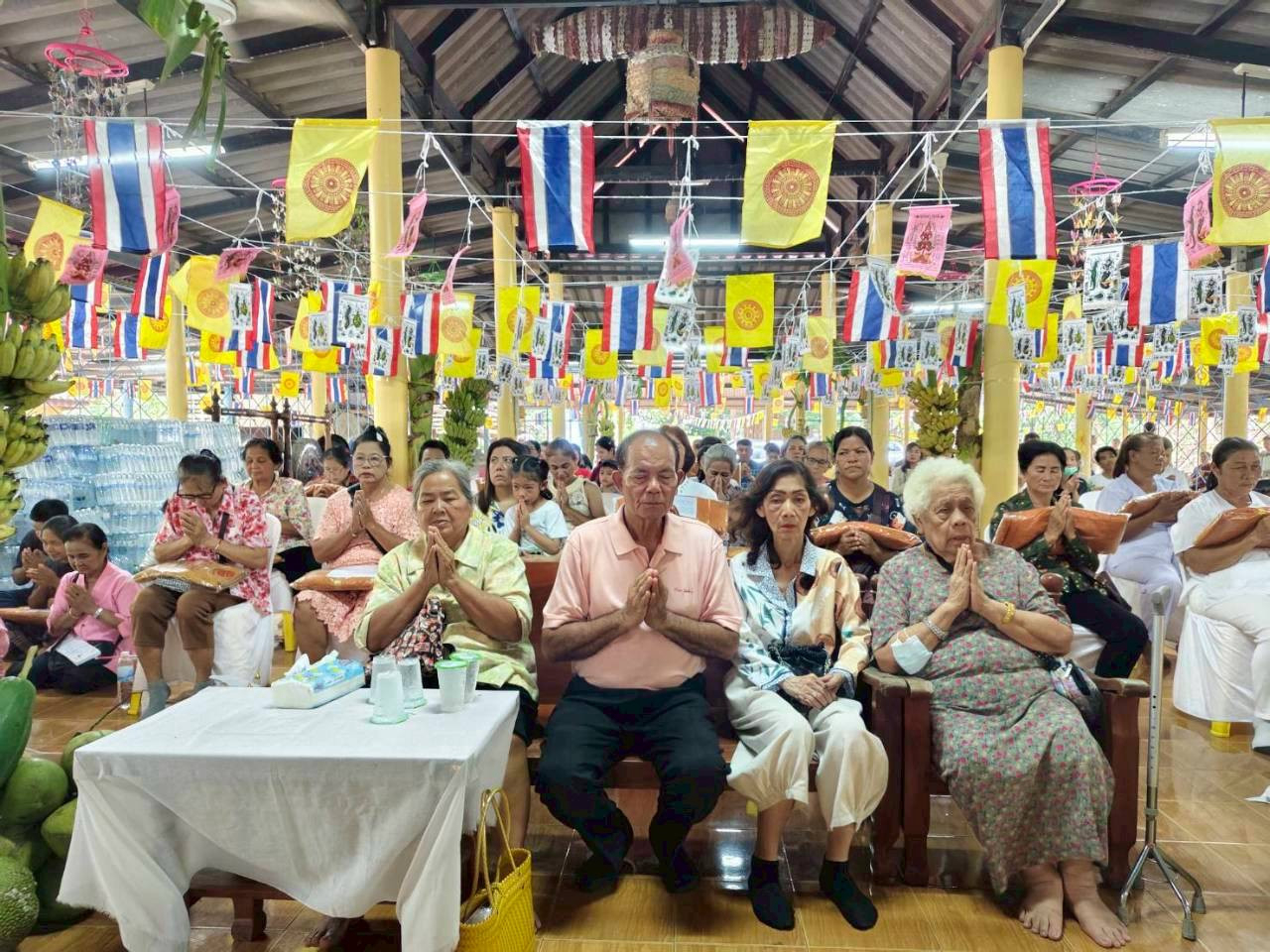 ภาพร่วมพิธีกรรมวัดเขาโชคชัยวังทอง