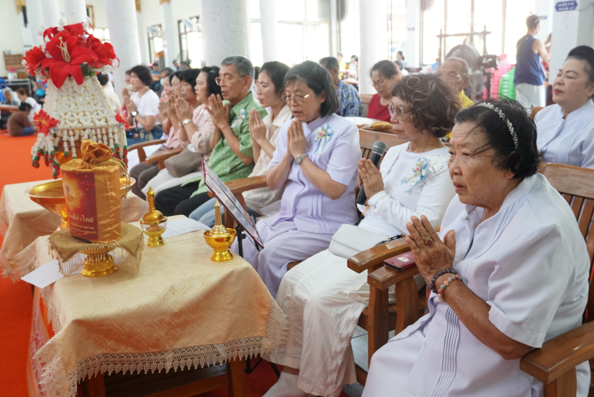 ภาพร่วมพิธีกรรมวัดกุฎโง้ง