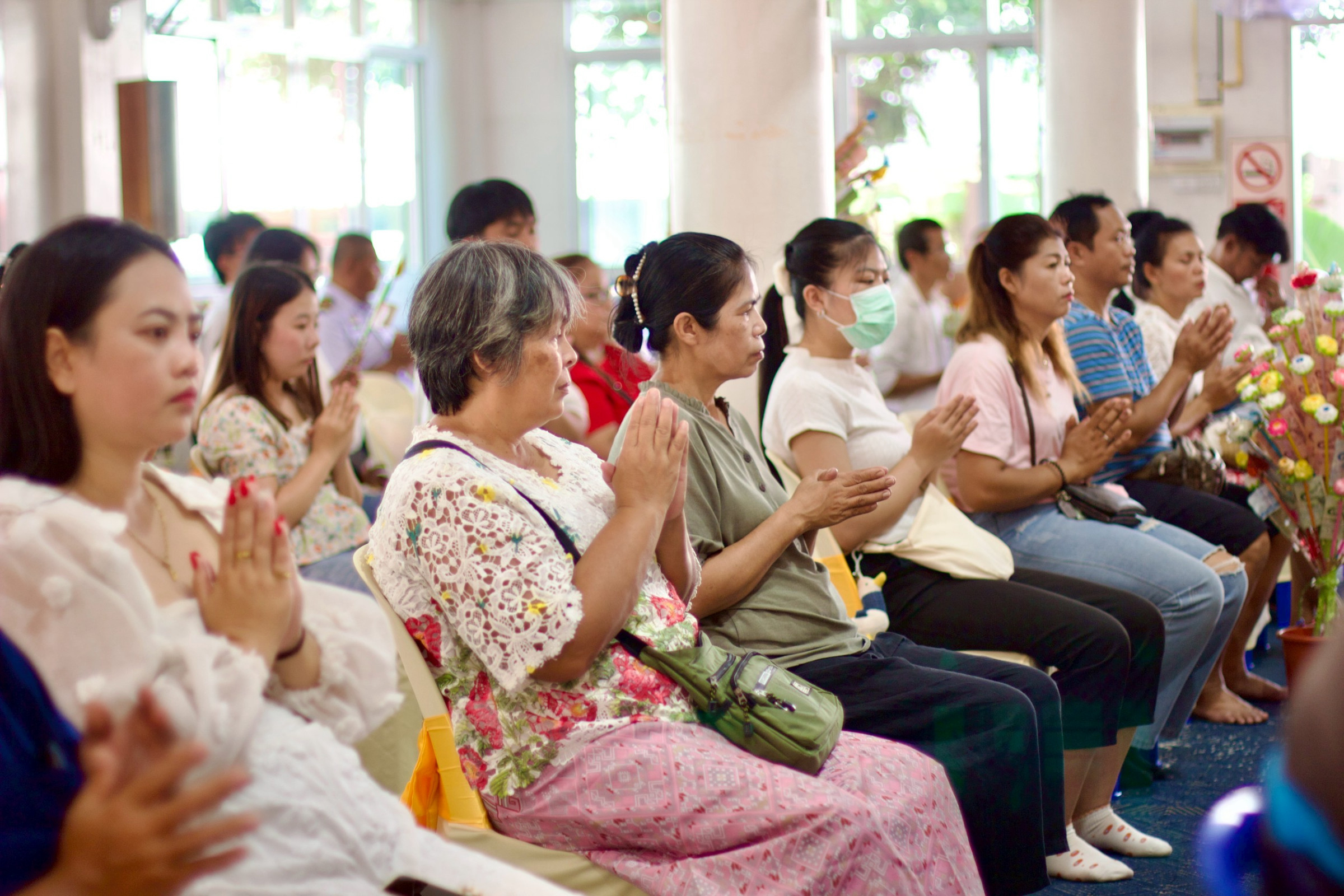 ภาพร่วมพิธีกรรมวัดมาบบอน