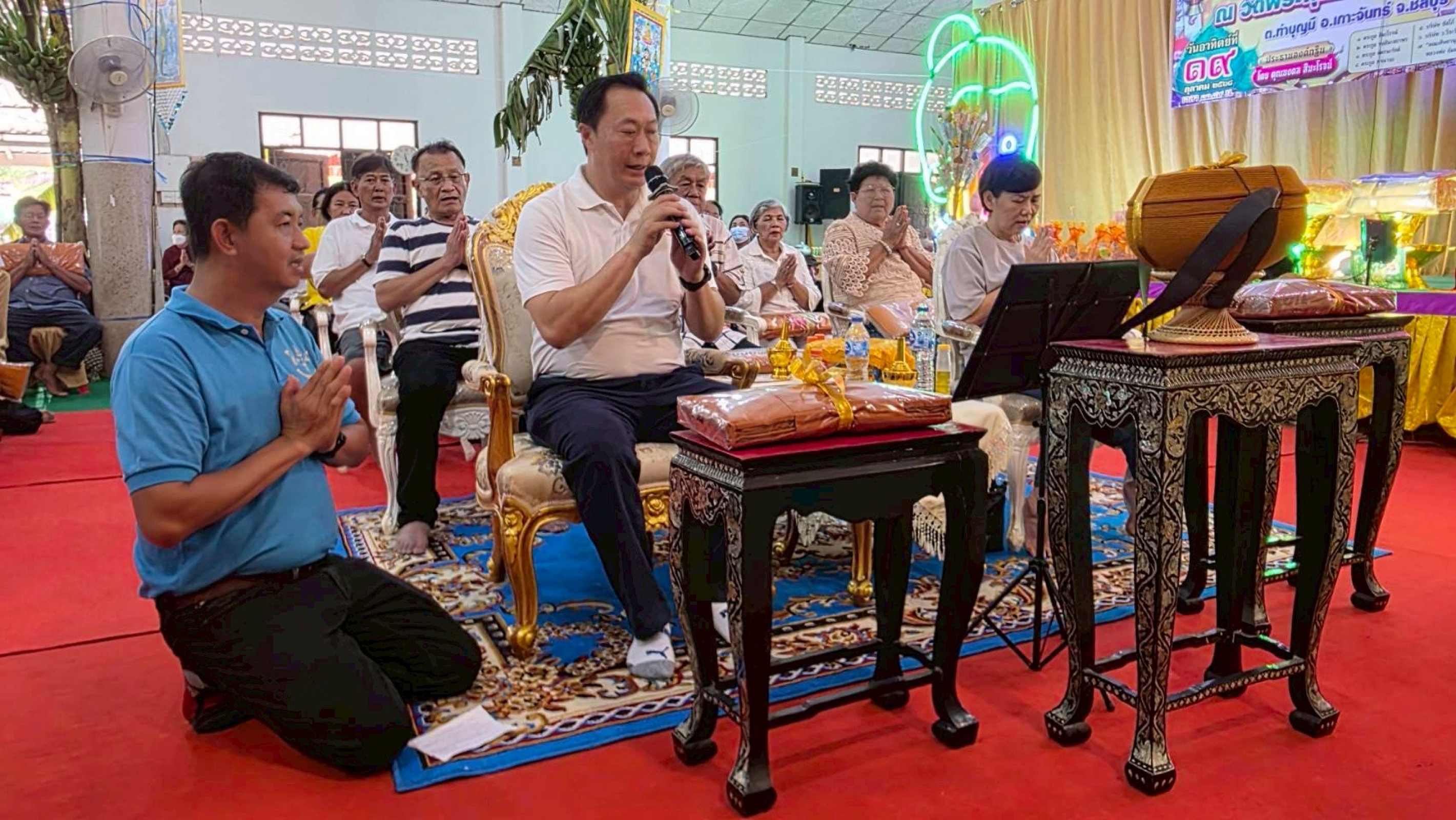 ภาพร่วมพิธีกรรมวัดพระพุทธบาทเขานางนม