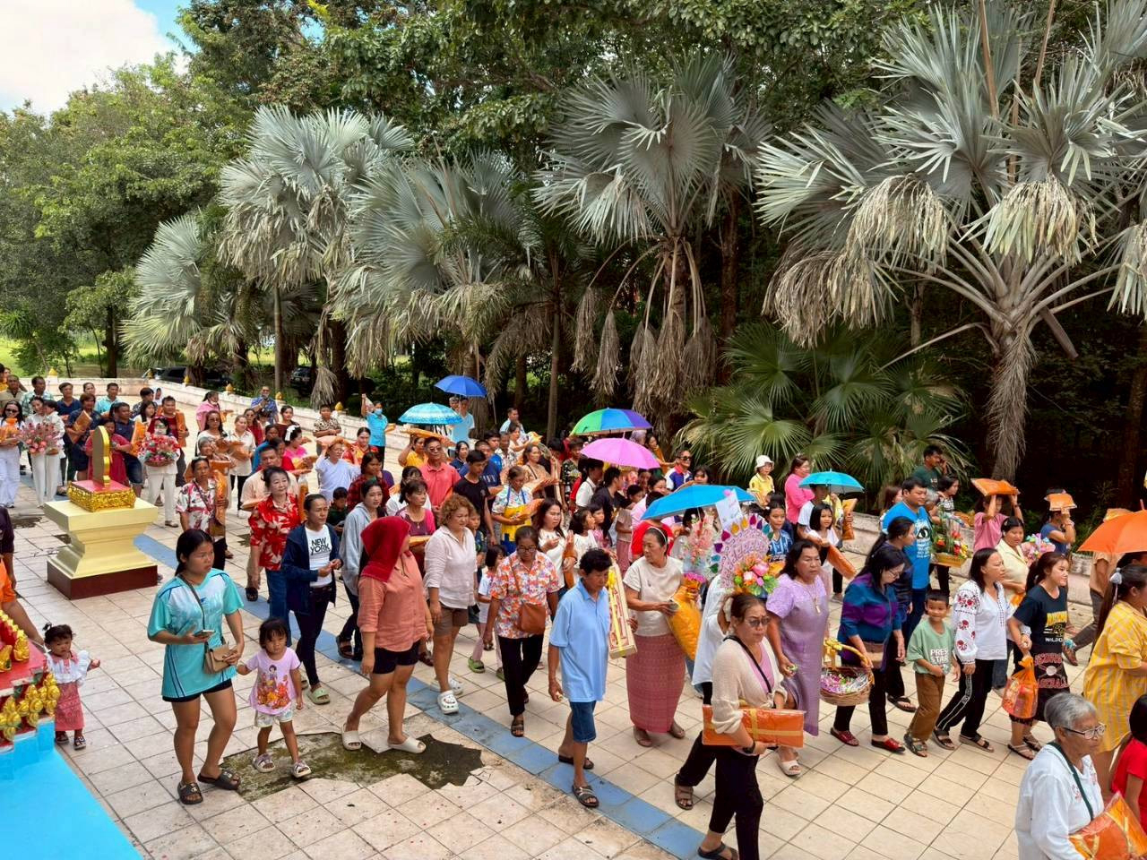 ภาพร่วมพิธีกรรมวัดเกษตรสุวรรณ