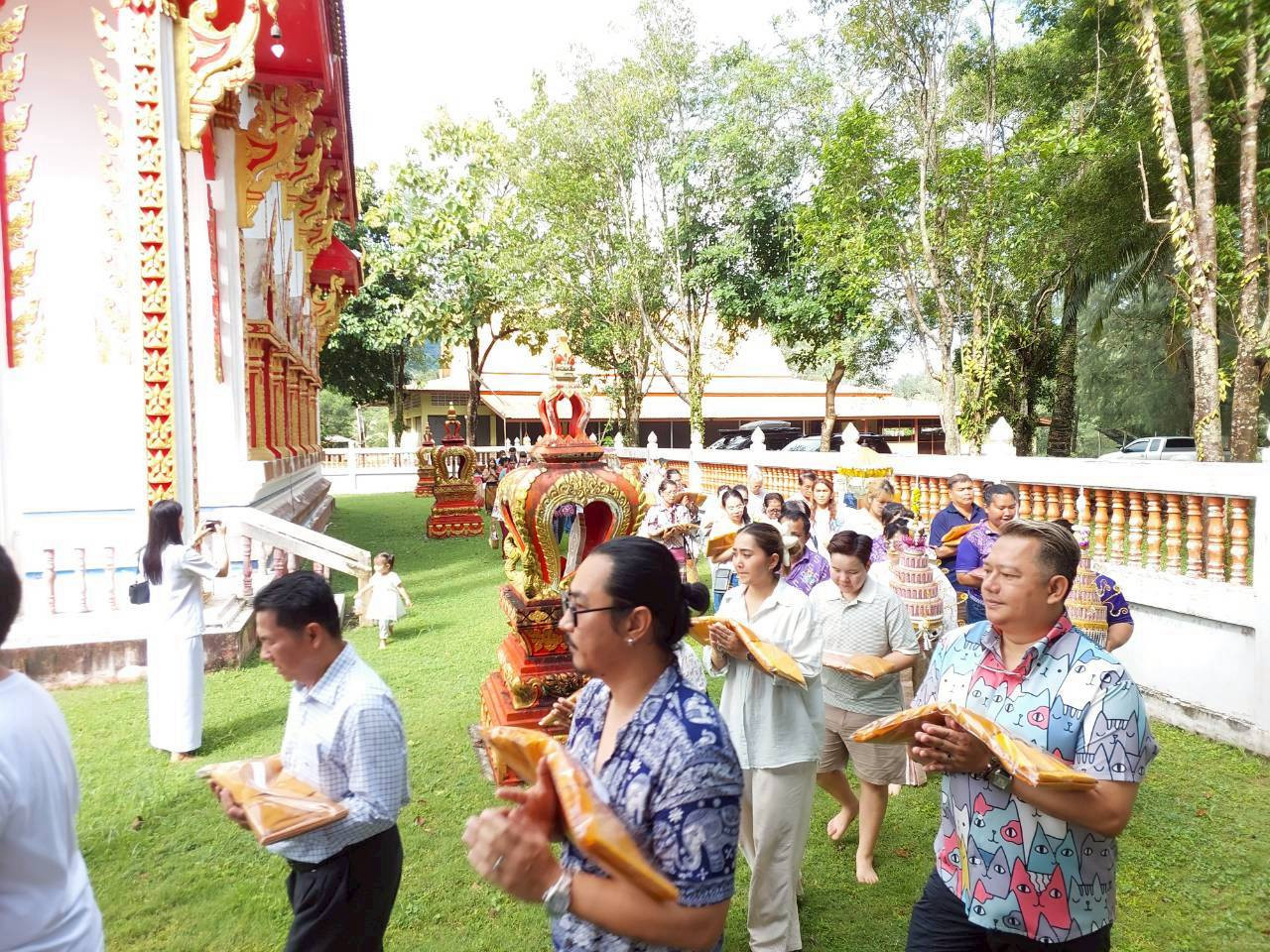 ภาพร่วมพิธีกรรมวัดคลองสน