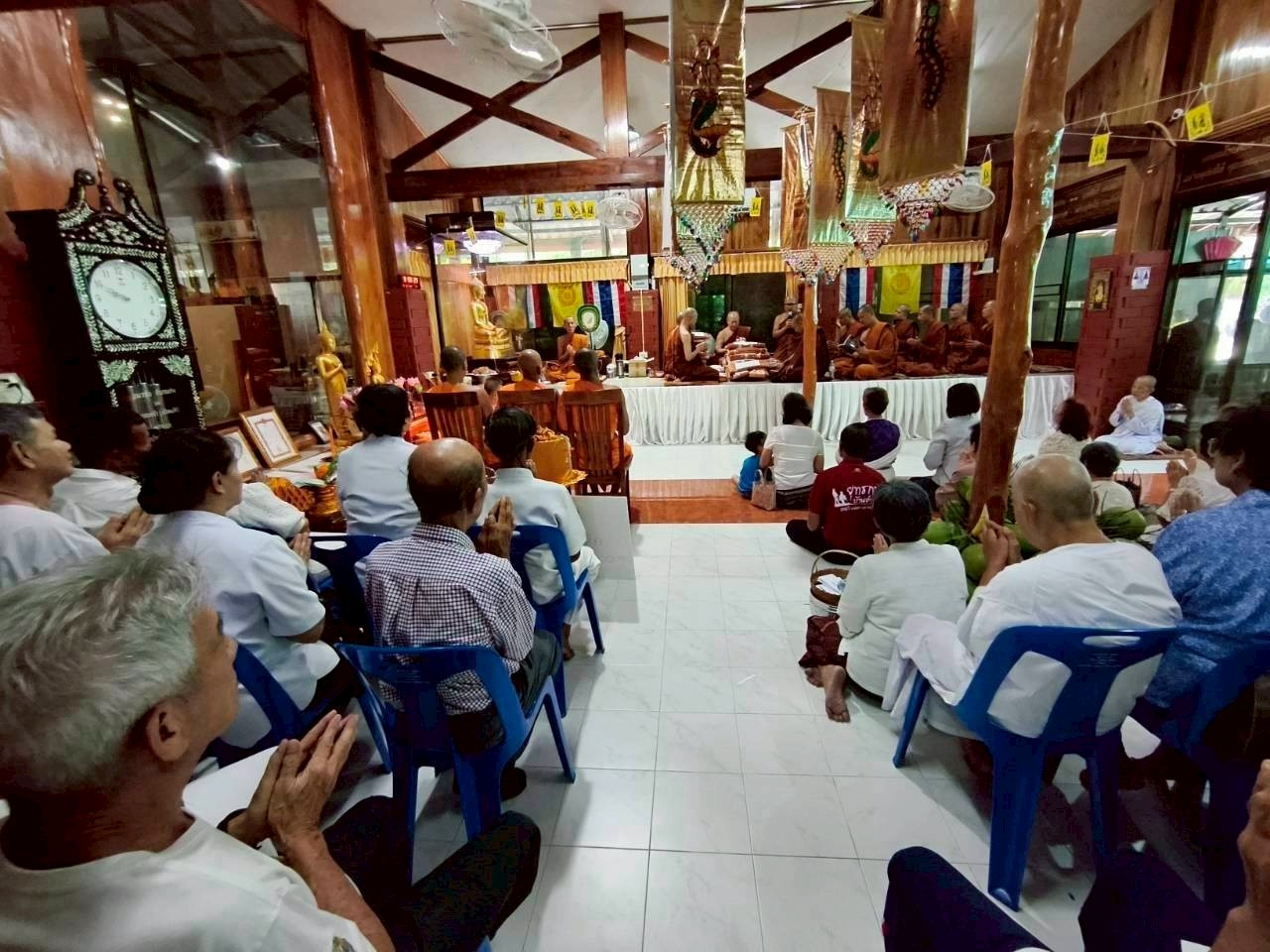 ภาพร่วมพิธีกรรมวัดป่าบุญล้อมวรคุณ