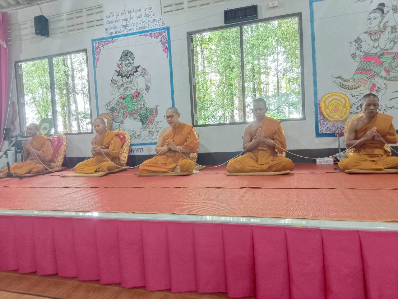 ภาพร่วมพิธีกรรมวัดบ้านโป่ง