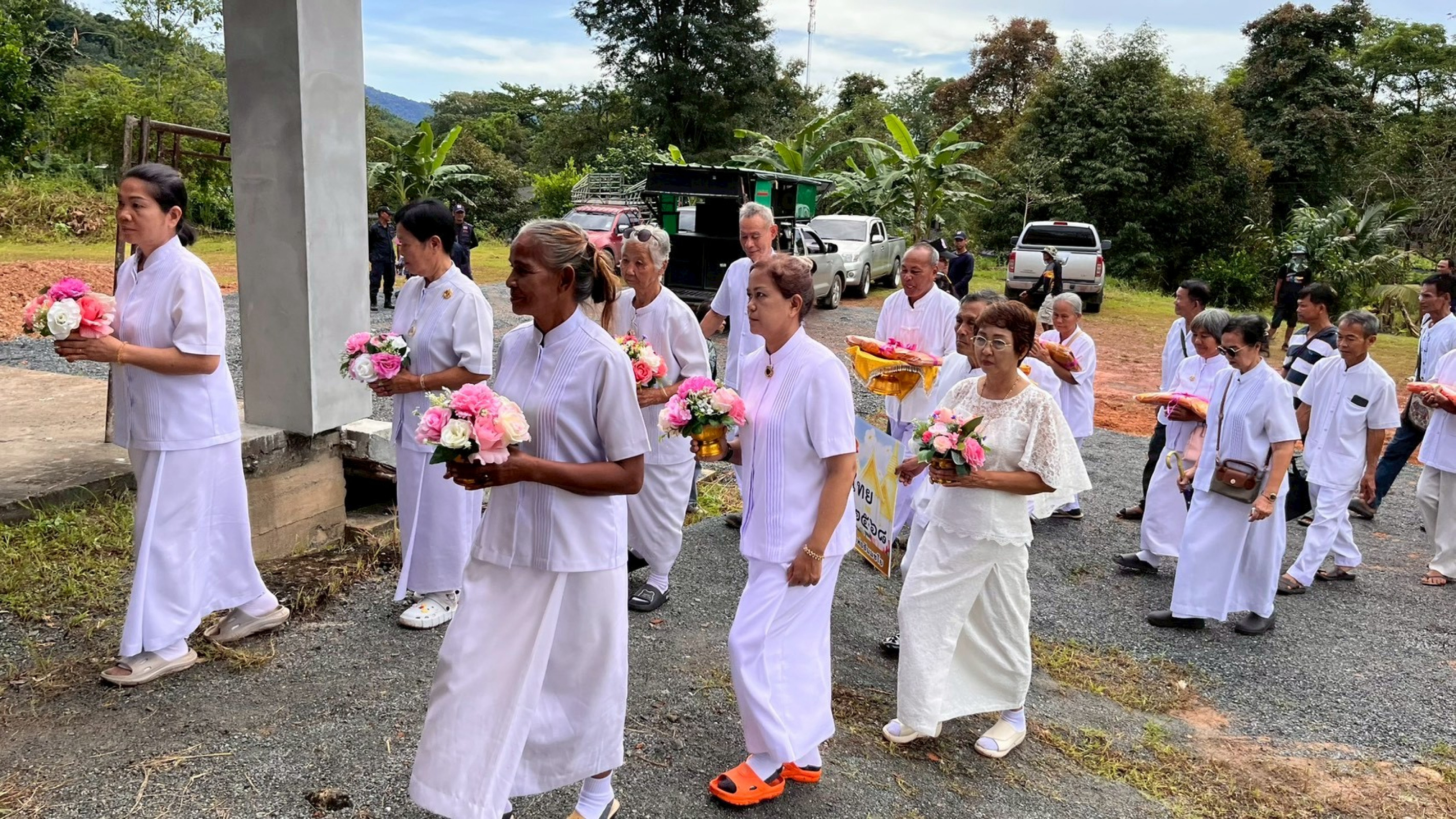 ภาพร่วมพิธีกรรมวัดปะอา