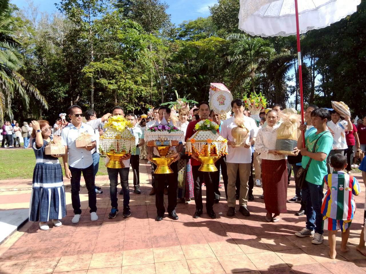 ภาพร่วมพิธีกรรมวัดเทพนิมิต